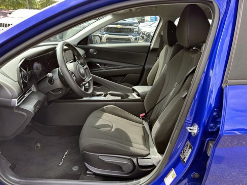 Used 2024 Hyundai Elantra SEL FWD image 11