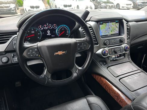 Used 2019 Chevrolet Suburban Premier AWD/4WD image 2