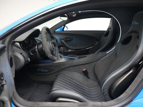 Used 2021 Bugatti Chiron Pur Sport image 14