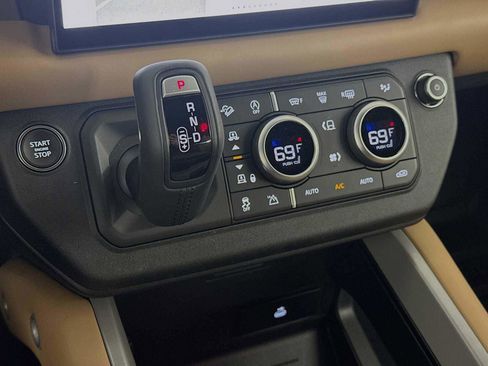 New 2025 Land Rover Defender 110 V8 image 15