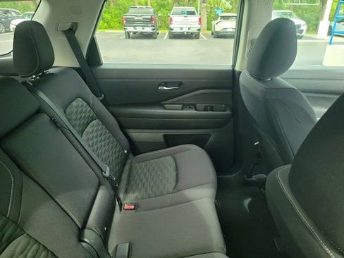 Used 2022 Nissan Pathfinder SV FWD image 4