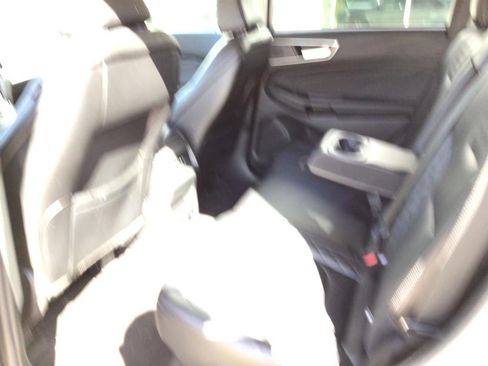 Used 2024 Ford Edge Titanium image 23