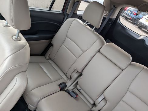 Used 2018 Honda Pilot Touring image 12