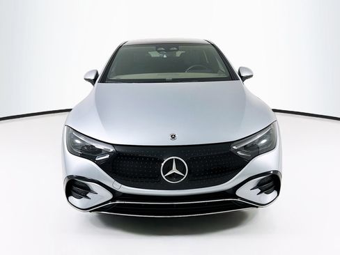 Used 2023 Mercedes-Benz EQE 500 4MATIC Sedan image 2