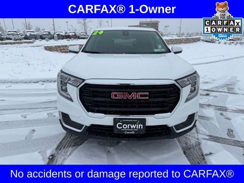 Used 2024 GMC Terrain SLE image 2