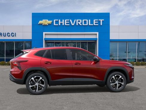 New 2026 Chevrolet Trax RS w/ Driver Confidence Package FWD image 5
