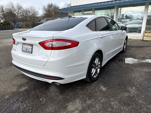 Used 2014 Ford Fusion SE image 5