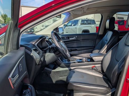 Used 2018 Ford Edge Titanium w/ Cold Weather Package AWD/4WD image 13