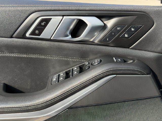 Used 2022 BMW X5 xDrive45e w/ Luxury Seating Package AWD/4WD image 23