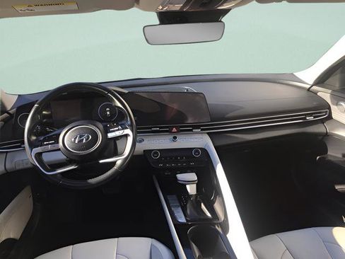 Used 2023 Hyundai Elantra Limited w/ Preferred Accessory Package image 11