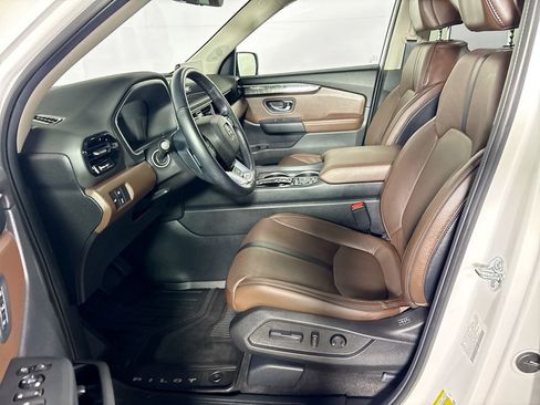 Used 2024 Honda Pilot Elite image 11