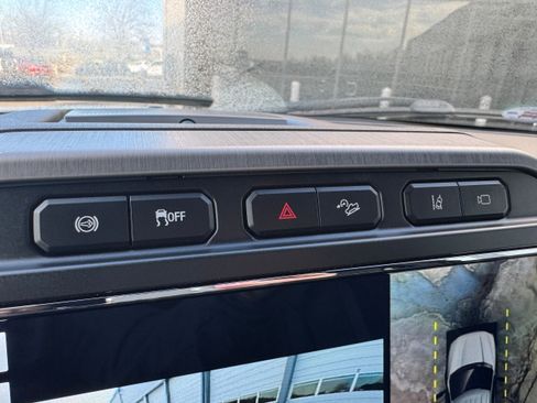 Used 2022 Ford F350 Platinum w/ FX4 Off-Road Package image 25