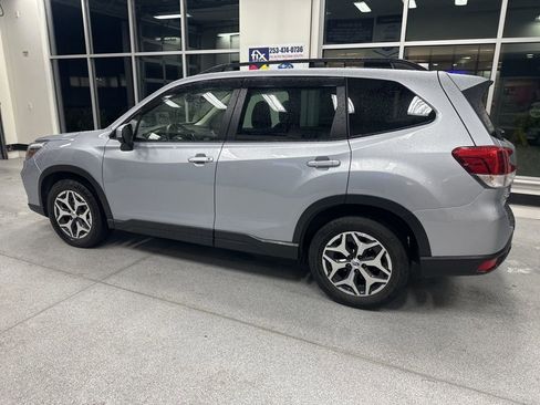 Used 2021 Subaru Forester Premium w/ Popular Package #1 image 4