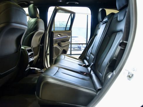 Used 2023 Jeep Grand Cherokee Overland image 21