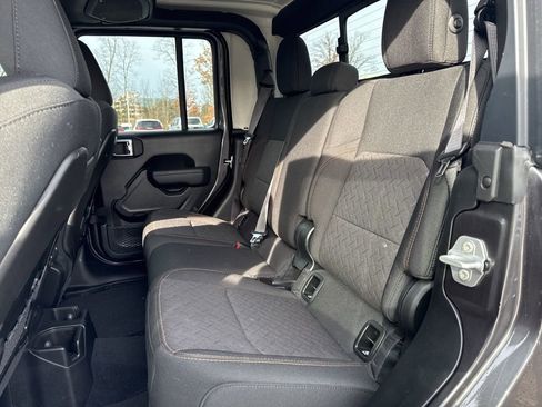 Certified 2025 Jeep Gladiator Mojave image 10