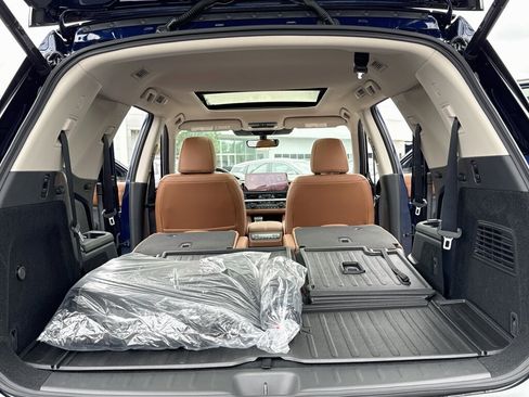New 2026 Nissan Pathfinder Platinum AWD/4WD image 9