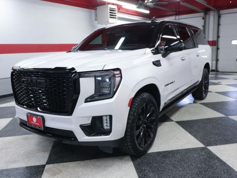 Used 2022 GMC Yukon XL Denali RWD image 5