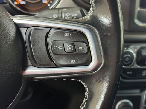 Used 2021 Jeep Wrangler Unlimited Sahara AWD/4WD image 33