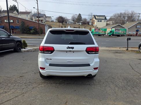 Used 2018 Jeep Grand Cherokee Altitude image 6