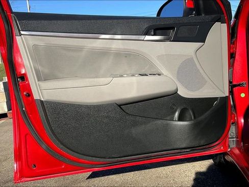 Used 2020 Hyundai Elantra SEL image 23