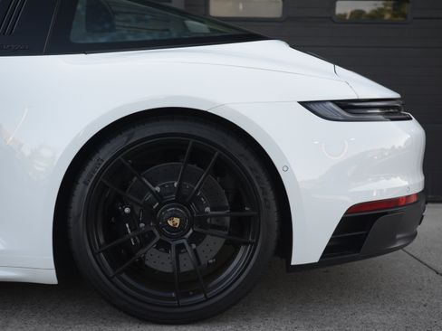Certified 2022 Porsche 911 Targa 4 GTS AWD/4WD image 35