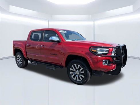 Used 2020 Toyota Tacoma Limited image 2