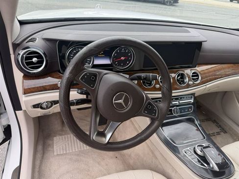 Used 2017 Mercedes-Benz E 300 4MATIC image 18