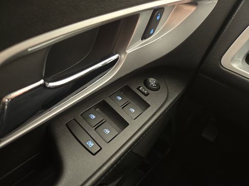 Used 2016 Chevrolet Equinox LT w/ Convenience Package image 26