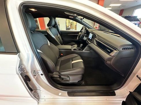 Certified 2025 Toyota Camry SE AWD/4WD image 15