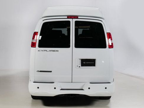 Used 2022 Chevrolet Express 2500 Extended w/ Enhanced Convenience Package RWD image 7