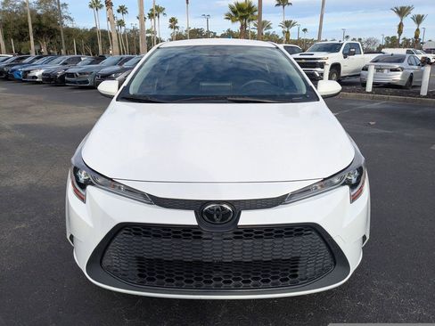 Used 2021 Toyota Corolla LE image 9