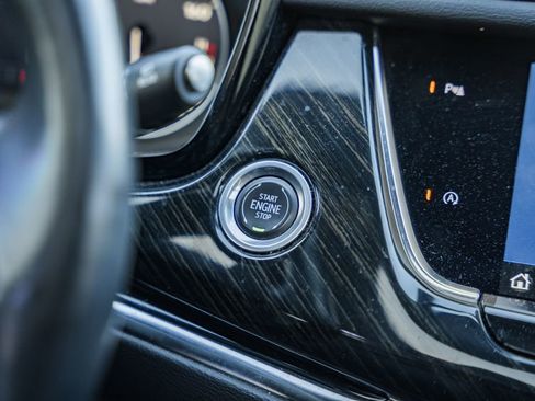 Used 2021 Cadillac XT6 Premium Luxury image 23