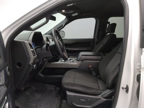 Used 2020 Ford Expedition XLT image 17