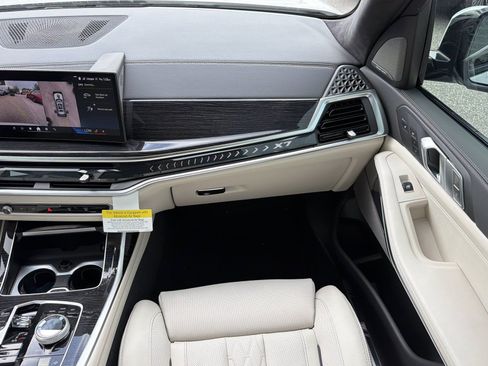 New 2027 BMW X7 xDrive40i w/ Executive Package AWD/4WD image 18