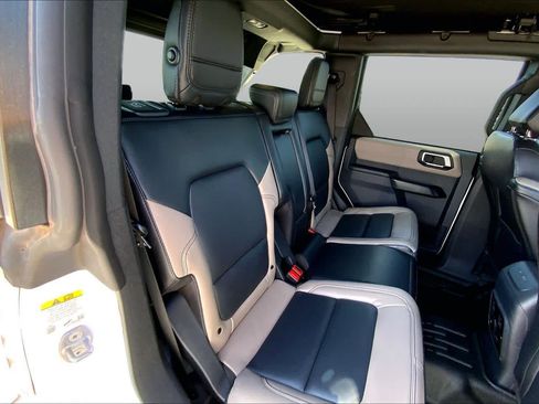 Used 2024 Ford Bronco Wildtrak AWD/4WD image 18