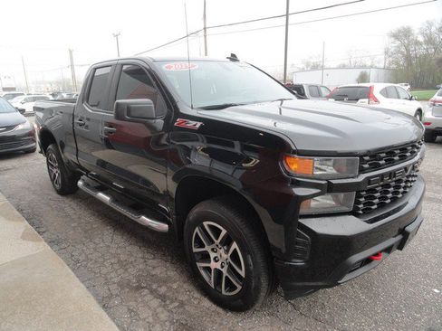 Used 2019 Chevrolet Silverado 1500 Custom Trail Boss w/ Custom Convenience Package AWD/4WD image 4