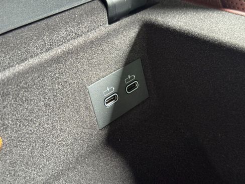 Used 2023 BMW i7 xDrive60 AWD/4WD image 38