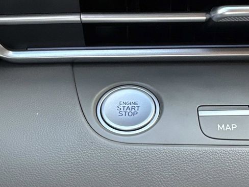 Used 2025 Hyundai Elantra SEL image 47