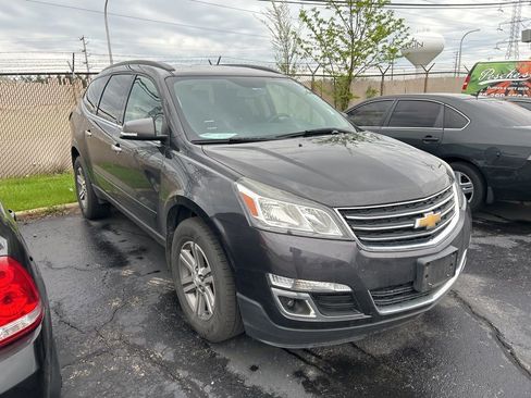 Used 2015 Chevrolet Traverse LT FWD image 2
