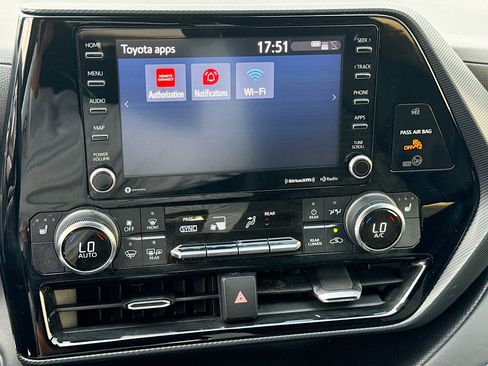 Used 2022 Toyota Highlander XSE FWD image 32