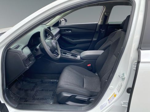 Used 2025 Honda Accord LX image 9