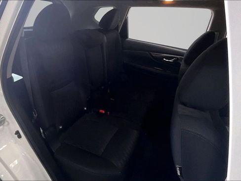 Used 2019 Nissan Rogue SV image 25