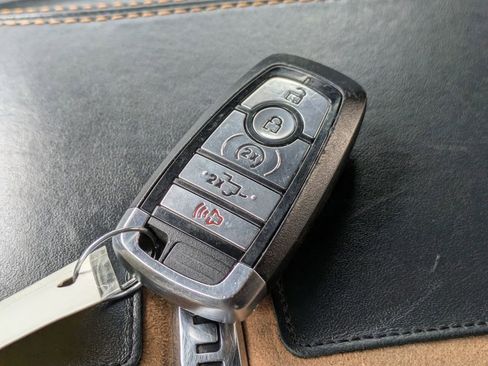 Used 2022 Ford F150 Platinum w/ Equipment Group 701A High image 40