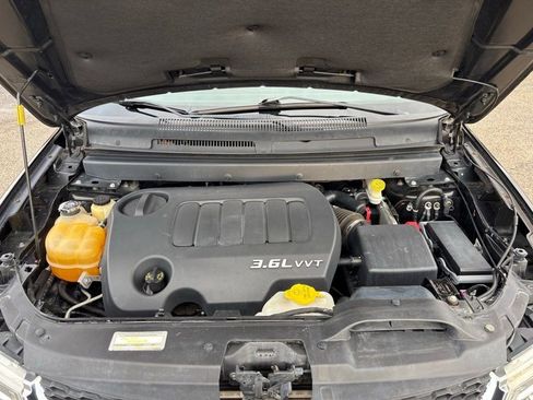 Used 2012 Dodge Journey SXT w/ Flexible Seating Group image 38