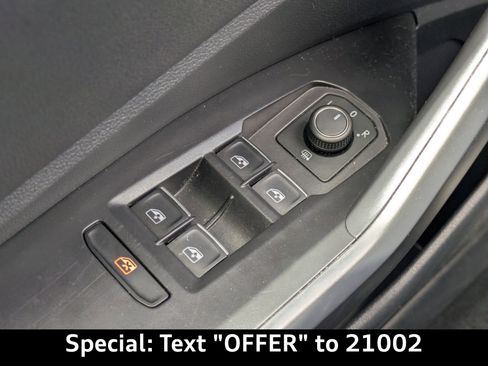 Used 2024 Volkswagen Jetta SE image 23