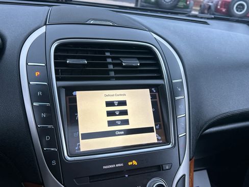 Used 2017 Lincoln MKX Reserve w/ Driver Assistance Package image 34