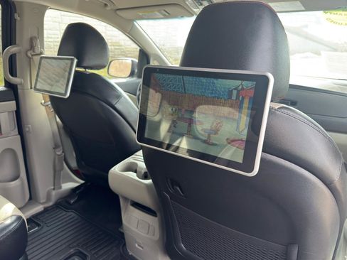 Used 2020 Kia Sedona EX image 40