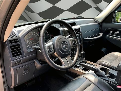 Used 2012 Jeep Liberty Limited Jet w/ Comfort/Convenience Group AWD/4WD image 13
