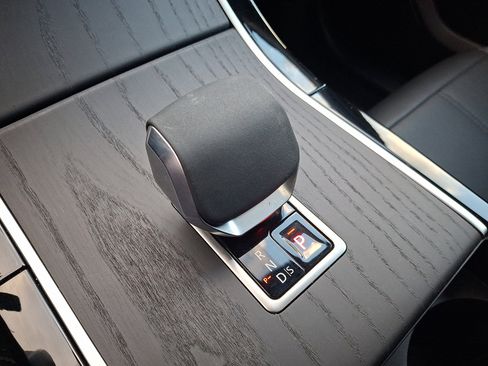 Used 2026 Land Rover Range Rover Velar Dynamic SE image 15