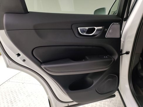 Used 2023 Volvo XC60 B5 Ultimate image 29